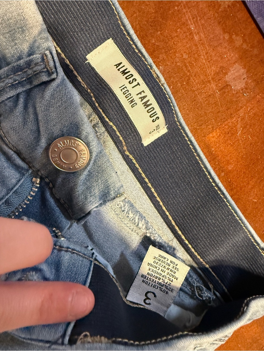 Almost Famous Denim Leggings in Faded Blue Wash